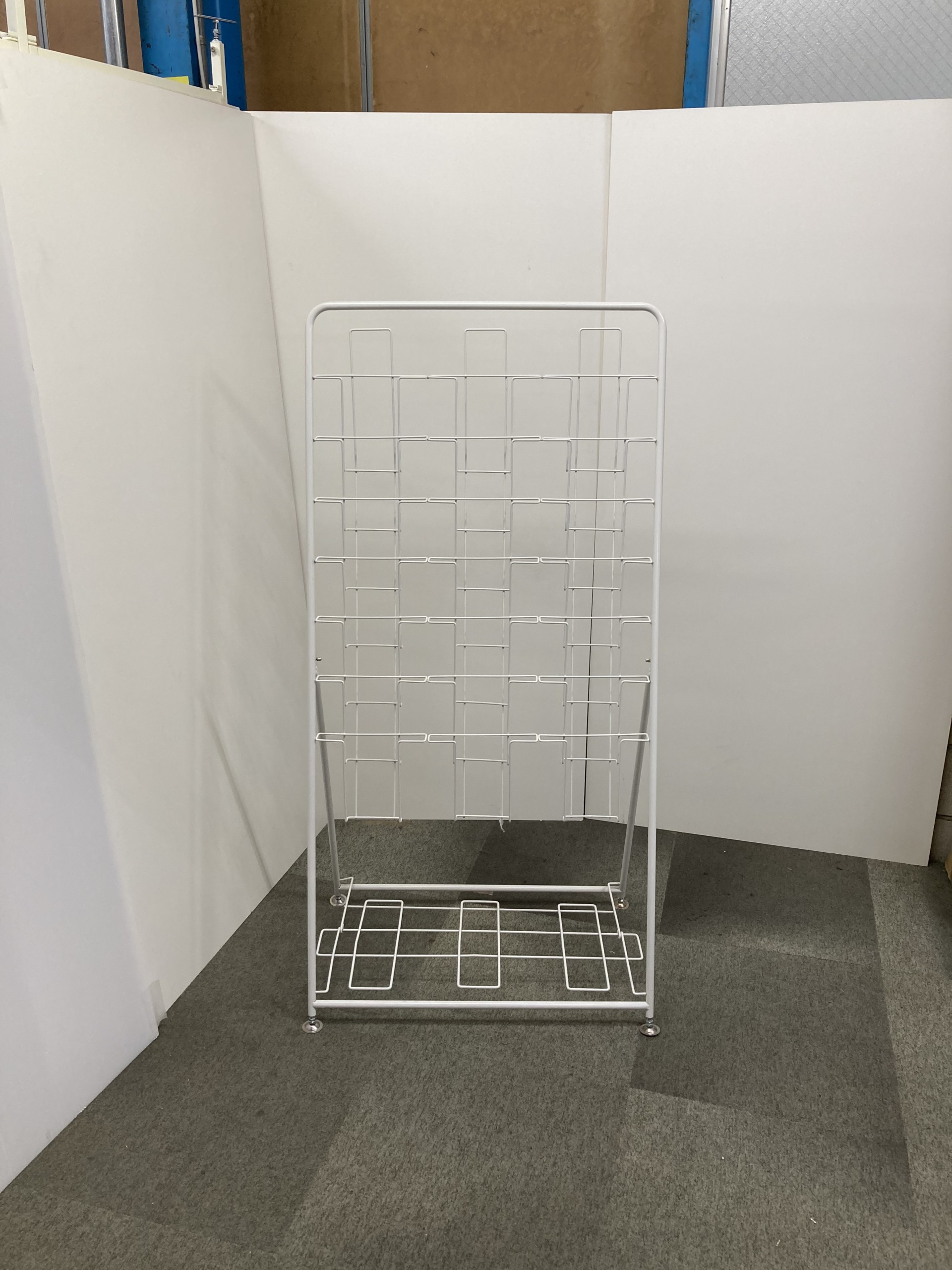 中古 アールエフヤマカワ パンフレットラック A4 3列 | Office Hut 