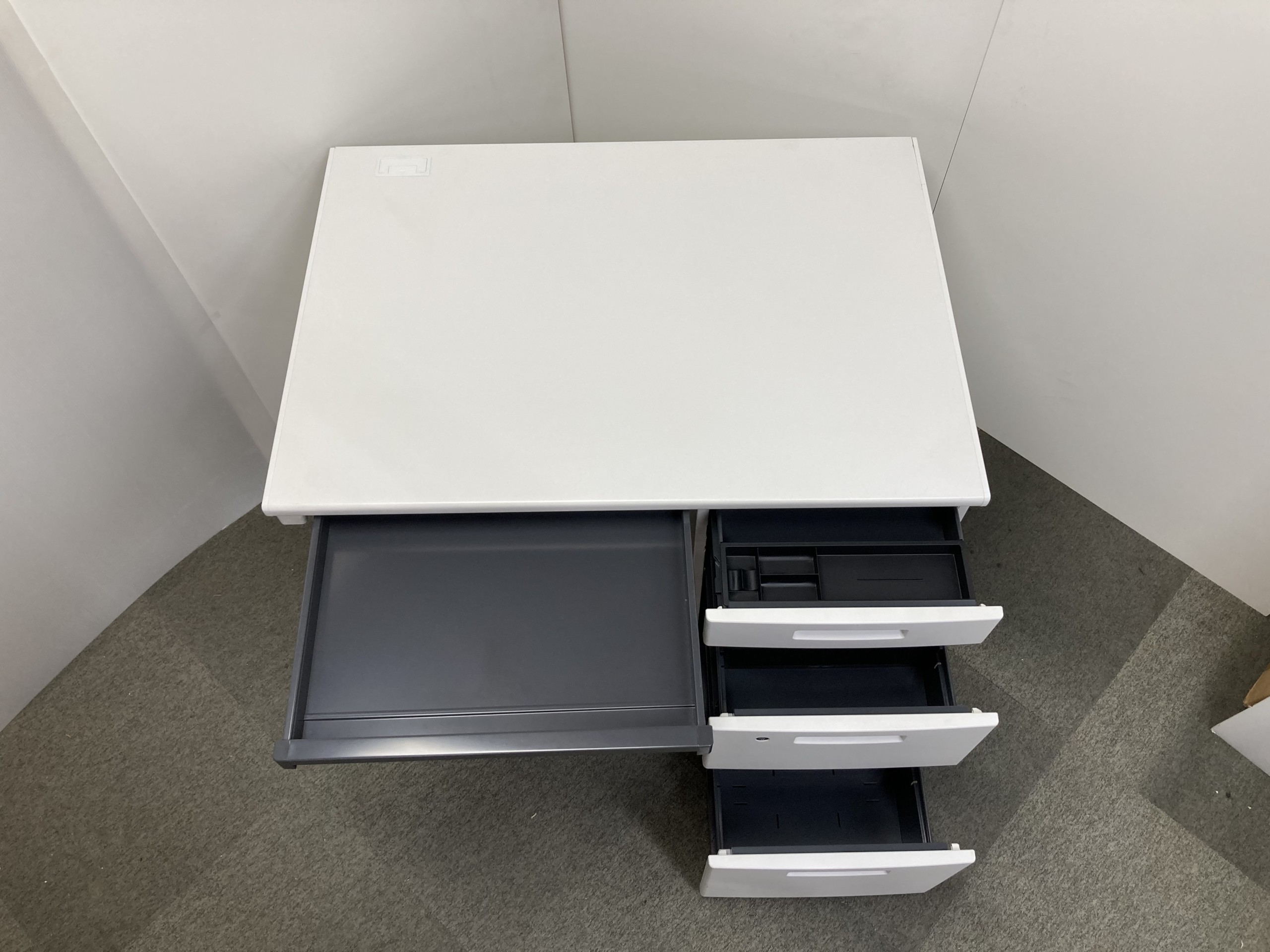 中古 コクヨ 片袖机 ピクサシリーズ | Office Hut ｜ 尾張旭市の 